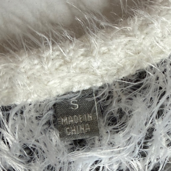 Neiman Marcus Sweater Size Small - Picture 9 of 11